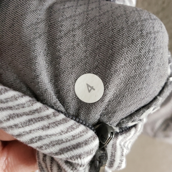 Lululemon long sleeve top - Picture 2 of 5